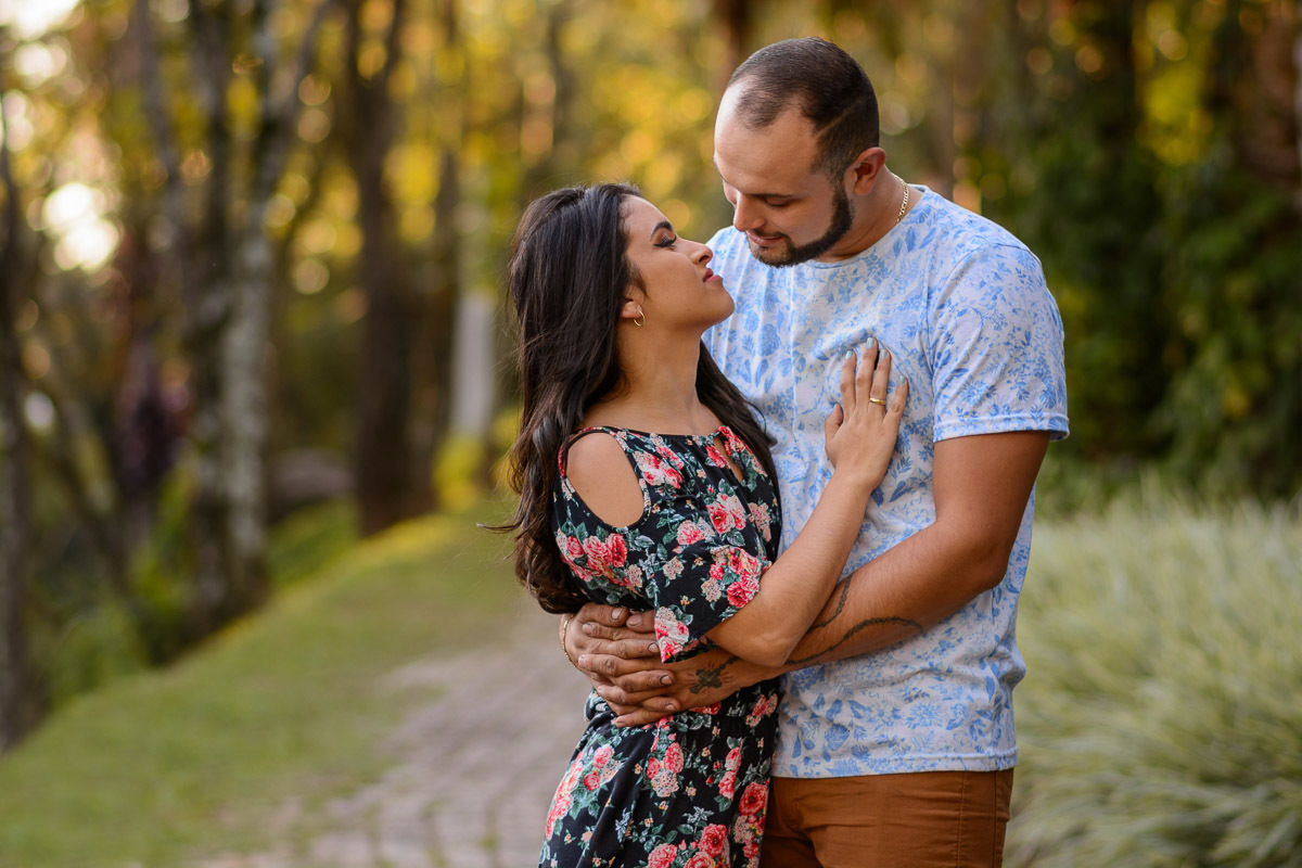 Ensaio pre wedding jardim botanico jundiai, Ensaio divertido. Ensaio com amor, sintonia, casal em sinotonia. Ensaio Casal.