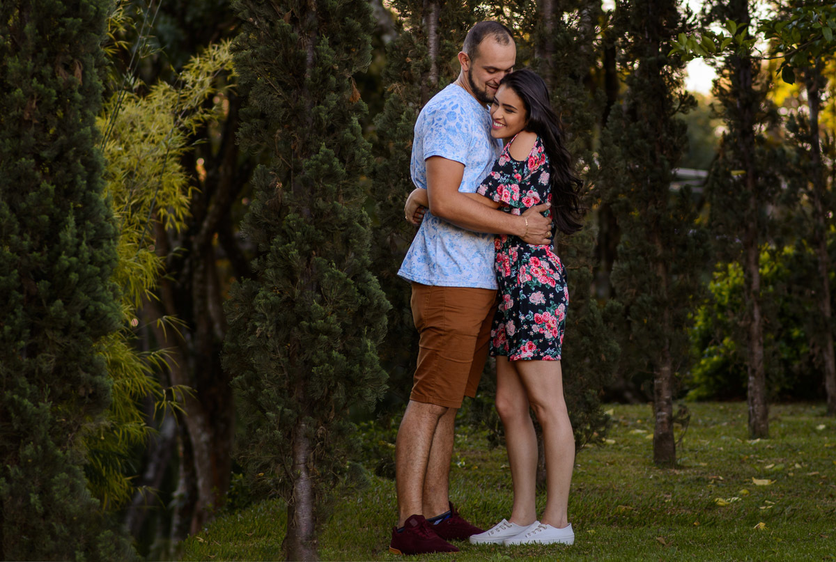 Ensaio pre wedding jardim botanico jundiai, Ensaio divertido. Ensaio com amor, sintonia, casal em sinotonia. Ensaio Casal.