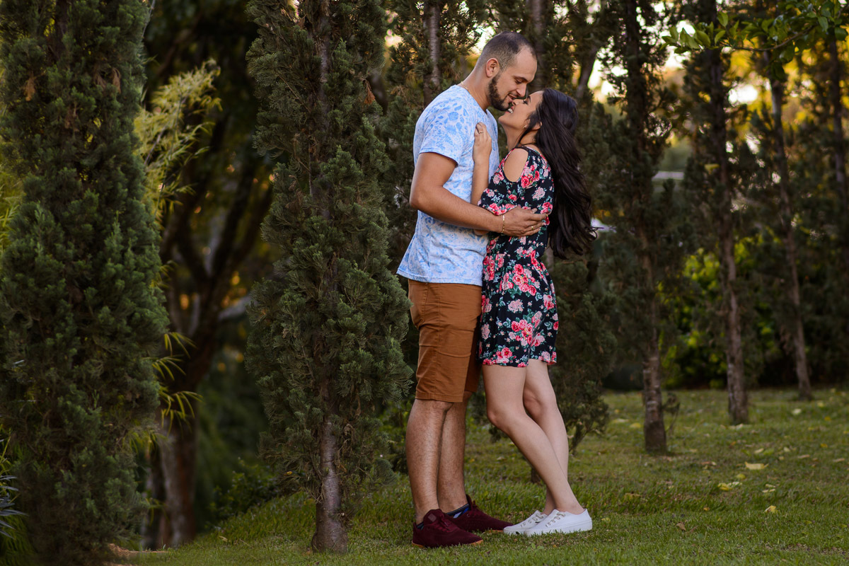 Ensaio pre wedding jardim botanico jundiai, Ensaio divertido. Ensaio com amor, sintonia, casal em sinotonia. Ensaio Casal.