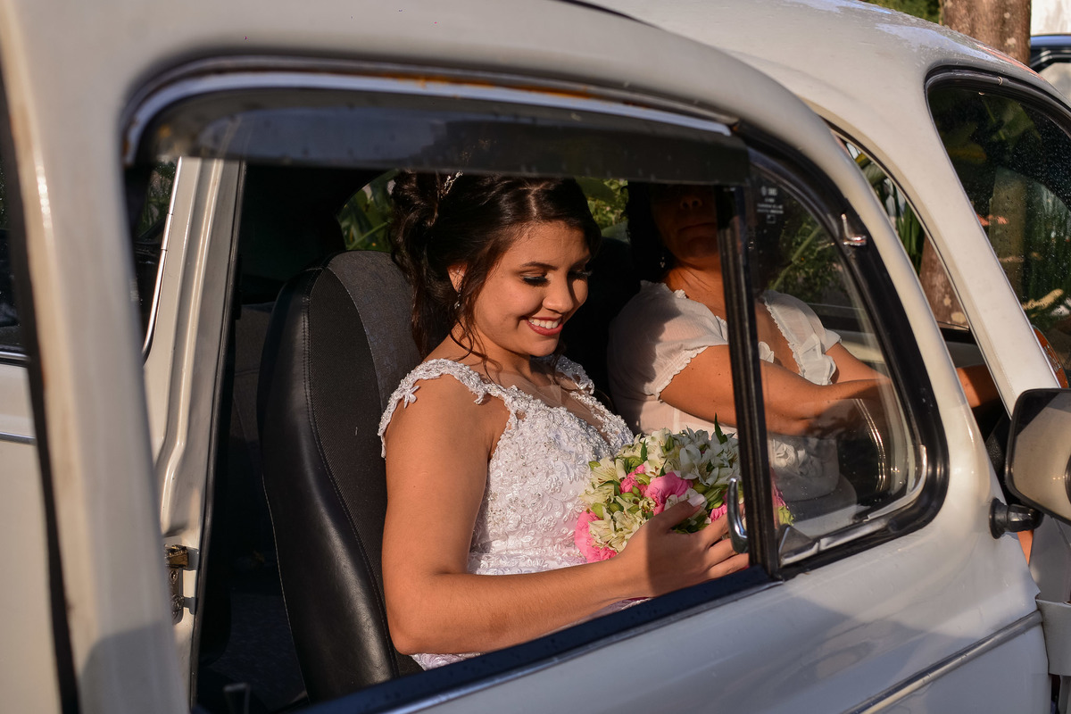 Cerimonia de casamento, chacara paraiso. Fotos de casamento. Wedding. casamento ao ar livre. casamento no campo. Vestido de noiva. carro da noiva. fusca no casamento.