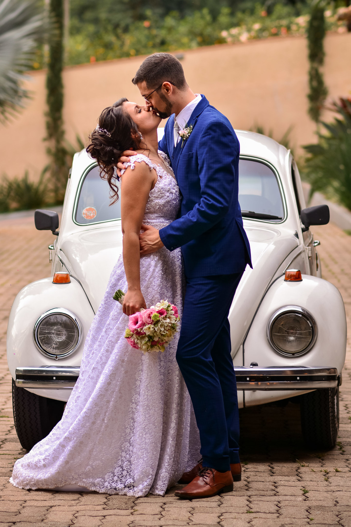 Cerimonia de casamento, chacara paraiso. Fotos de casamento. Wedding. casamento ao ar livre. casamento no campo. Vestido de noiva. carro da noiva. fusca no casamento. Terno do noivo.