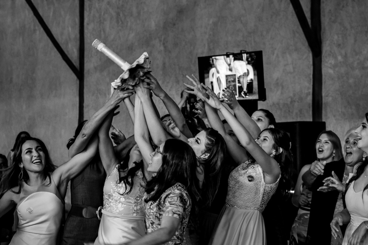 Cerimonia de casamento, chacara paraiso. Fotos de casamento. Wedding. casamento ao ar livre. casamento no campo. Festa de casamento. Buque da noiva.