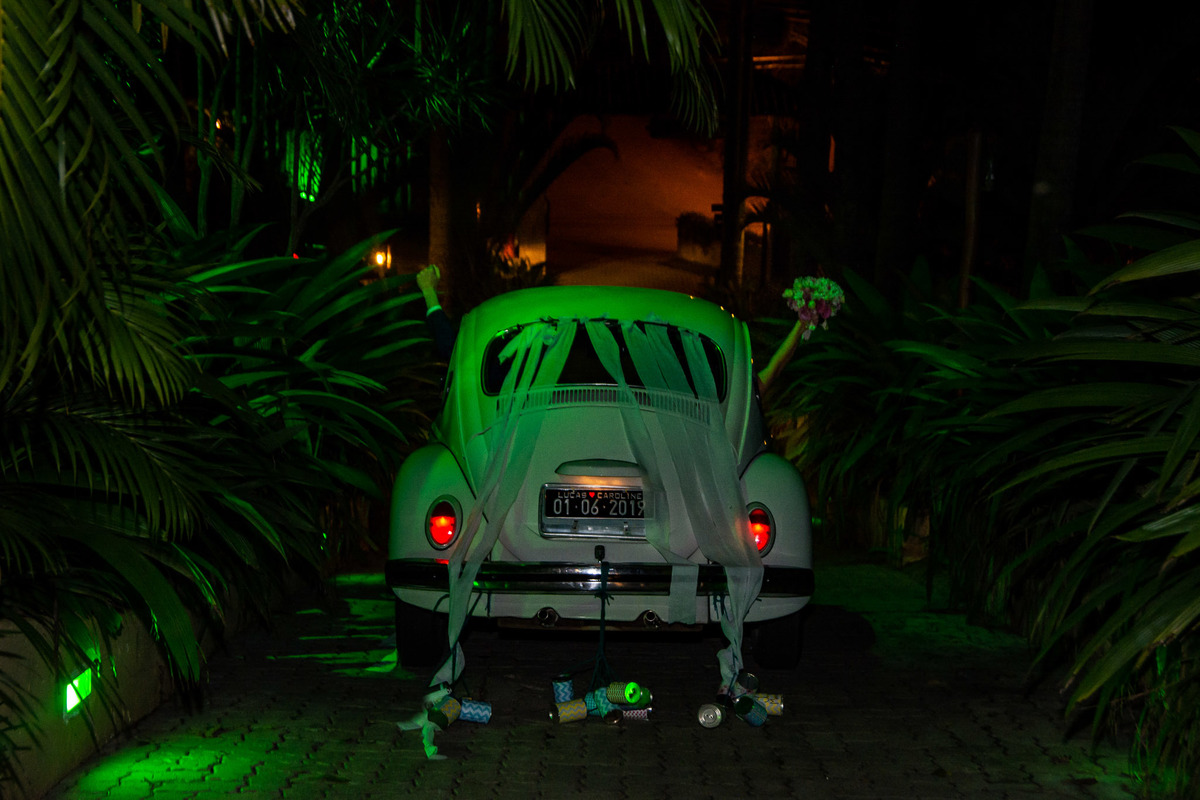 Cerimonia de casamento, chacara paraiso. Fotos de casamento. Wedding. casamento ao ar livre. casamento no campo. carro da noiva. fusca no casamento. fim do casamento. enfim casados.