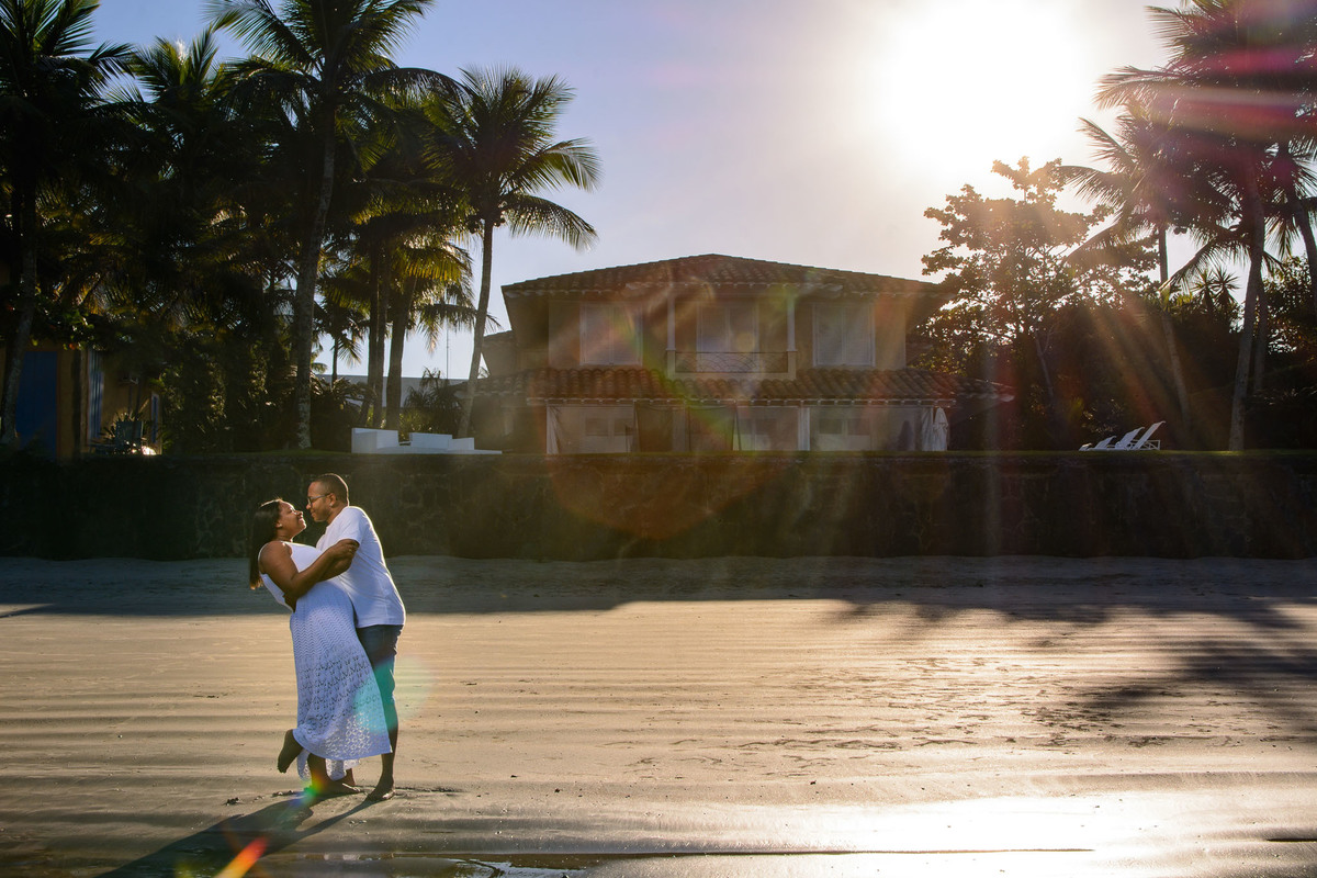 Ensaio pre wedding praia das conchas guaruja. ensaio noivos na praia. ensaio casal. casar na praia.