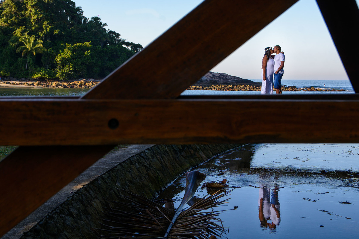 Ensaio pre wedding praia das conchas guaruja. ensaio noivos na praia. ensaio casal. casar na praia.