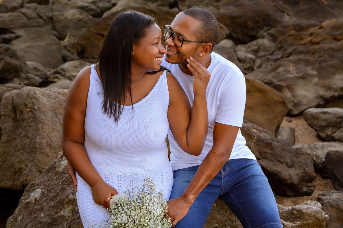Ensaio pre wedding praia das conchas guaruja. ensaio noivos na praia. ensaio casal. casar na praia.