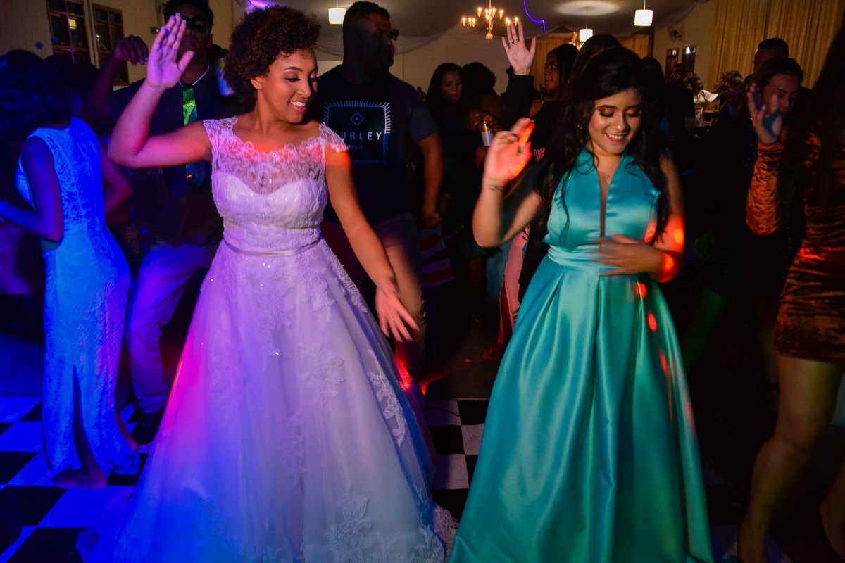 Fotos de casamento, Pos casamento, detalhes de casamento, recepão do casamento. festa de casamento, Espaço Monte Bello. Balada do casamento.