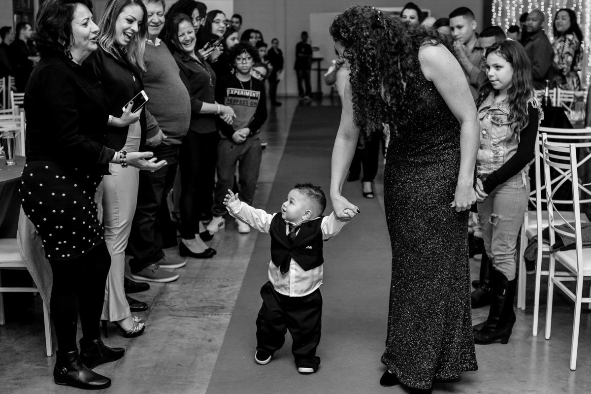 Festa debutante espaço monte bello. vestido de debutante. pista de led. pista iluminada dj. meus quinze anos. quinze anos. 15 anos. festa incrivel.