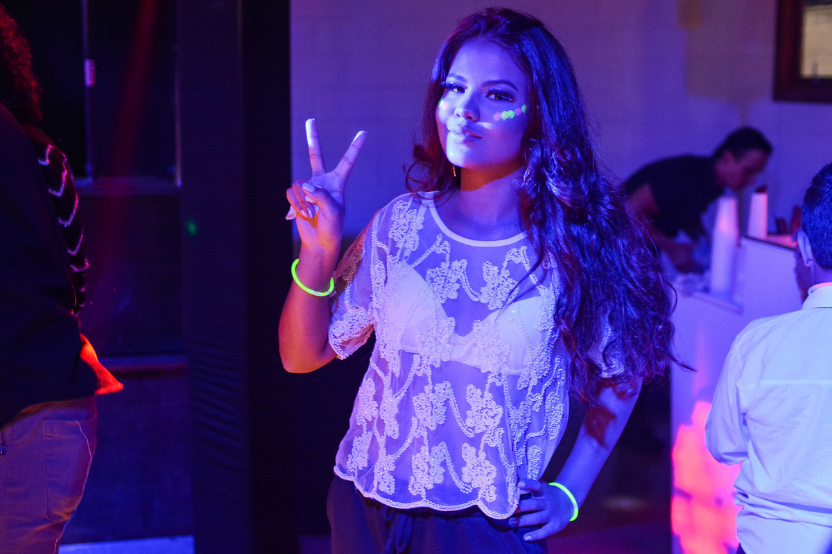 Festa debutante espaço monte bello. vestido de debutante. pista de led. pista iluminada dj. meus quinze anos. quinze anos. 15 anos. festa incrivel.