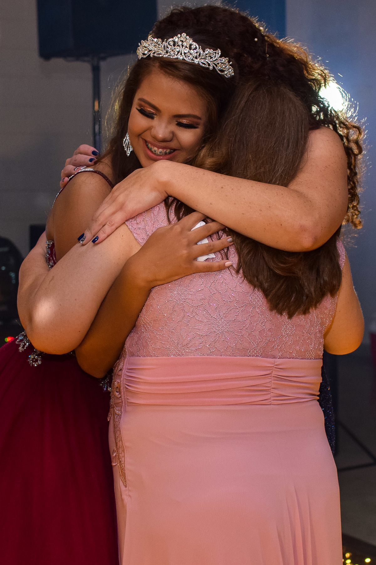 Festa debutante espaço monte bello. vestido de debutante. pista de led. pista iluminada dj. meus quinze anos. quinze anos. 15 anos. festa incrivel.