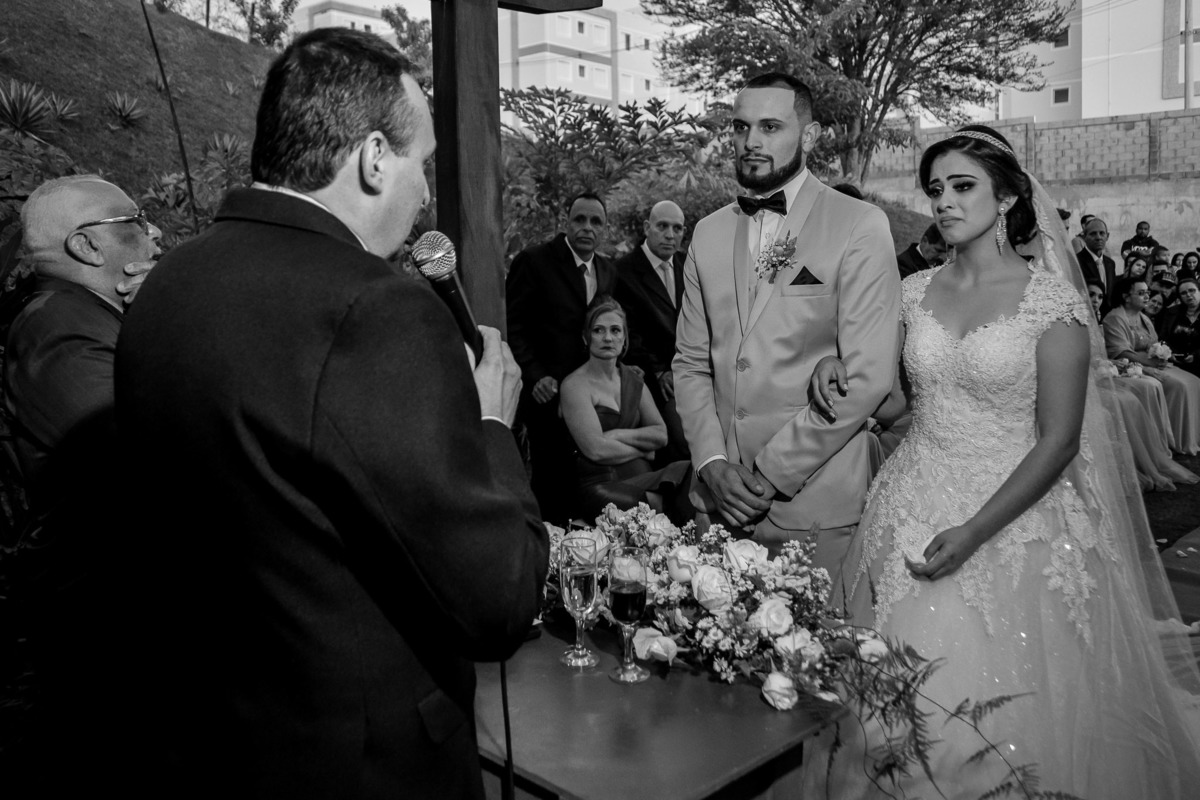 Cerimonia de casamento Malavazzi Festas Buffet. vestido da noiva. terno de noivo.