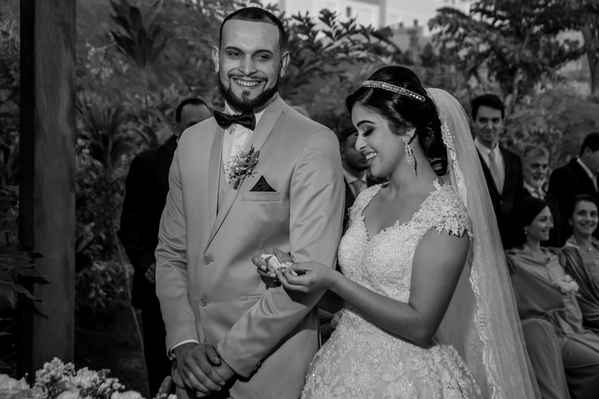 Cerimonia de casamento Malavazzi Festas Buffet. vestido da noiva. terno de noivo.