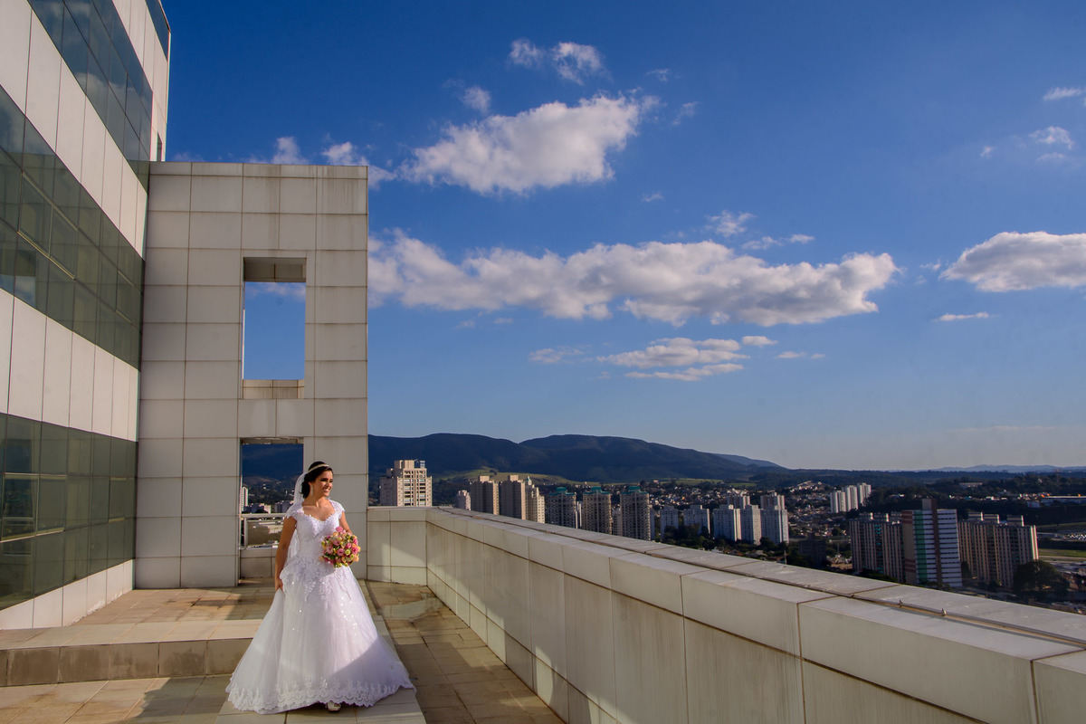 Making of noiva. vestido de noiva. maquiagem noiva. dia da noiva Espaço Bella Vista. veu da noiva.