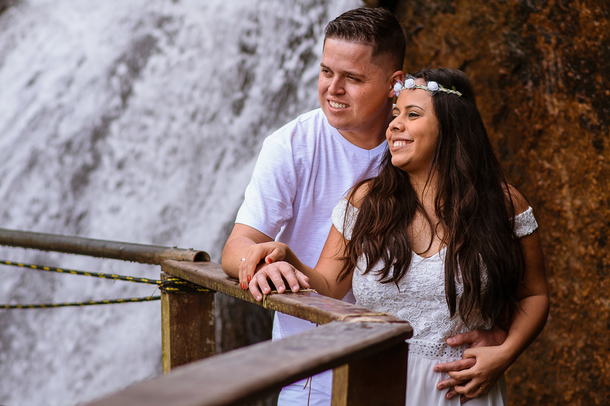 Ensaio pre wedding praia das conchas guaruja. ensaio noivos na praia. ensaio casal. casar na praia. Casamento pe na areia casamento na praia.