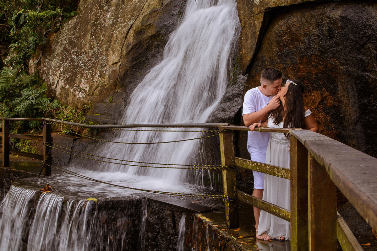 Ensaio pre wedding praia das conchas guaruja. ensaio noivos na praia. ensaio casal. casar na praia. Casamento pe na areia casamento na praia.