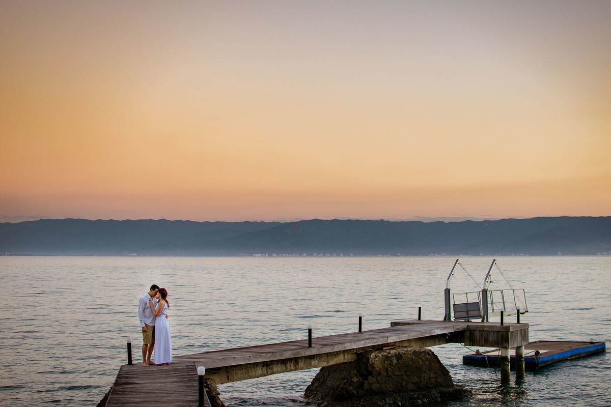 Ensaio pre wedding praia ilha bela. ensaio noivos na praia. ensaio casal. casar na praia. Casamento pe na areia casamento na praia. ilha bela sp. praias ilha bela.