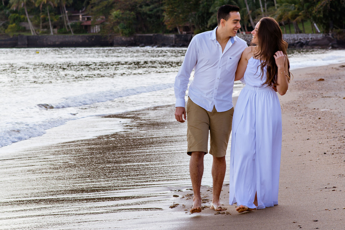 Ensaio pre wedding praia ilha bela. ensaio noivos na praia. ensaio casal. casar na praia. Casamento pe na areia casamento na praia. ilha bela sp. praias ilha bela.