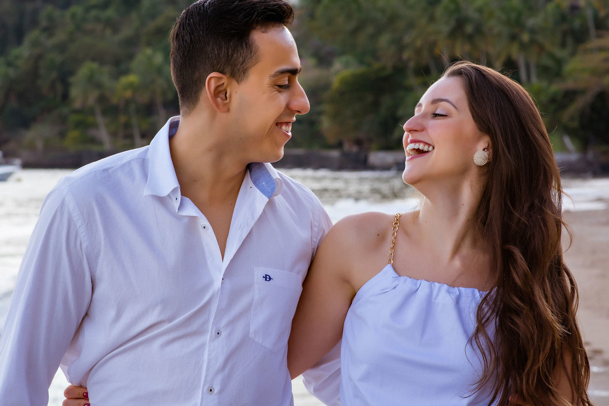 Ensaio pre wedding praia ilha bela. ensaio noivos na praia. ensaio casal. casar na praia. Casamento pe na areia casamento na praia. ilha bela sp. praias ilha bela.