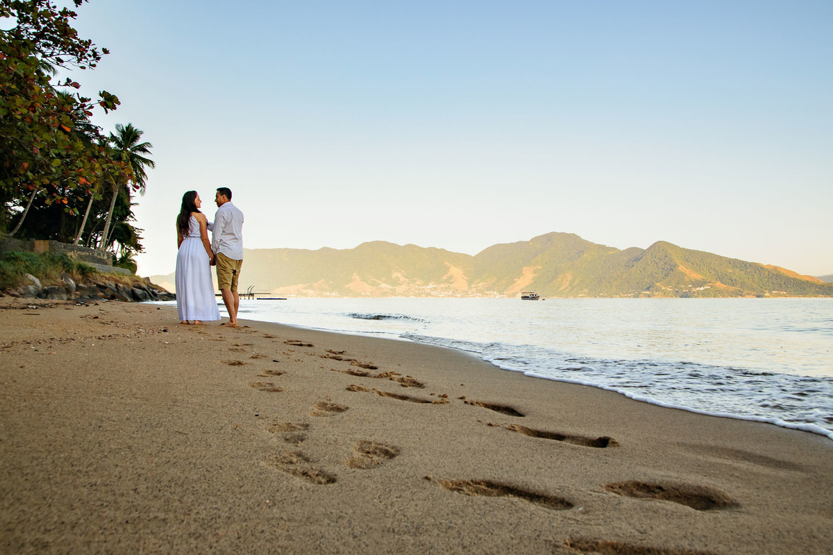 Ensaio pre wedding praia ilha bela. ensaio noivos na praia. ensaio casal. casar na praia. Casamento pe na areia casamento na praia. ilha bela sp. praias ilha bela.