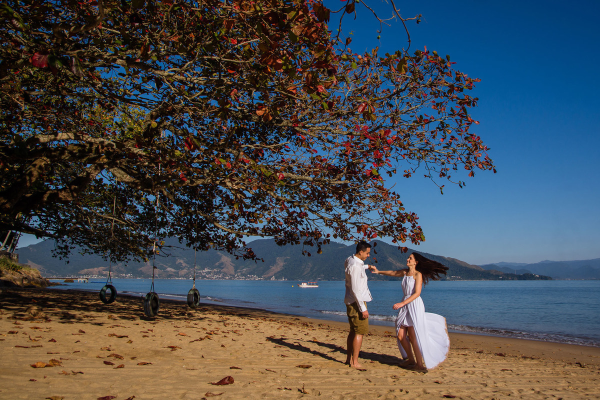 Ensaio pre wedding praia ilha bela. ensaio noivos na praia. ensaio casal. casar na praia. Casamento pe na areia casamento na praia. ilha bela sp. praias ilha bela.