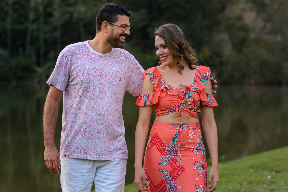 Ensaio pre wedding, Ensaio divertido. Ensaio com amor, sintonia, casal em sinotonia. Ensaio Casal.