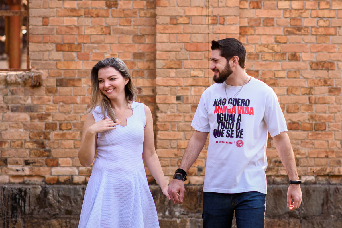 Ensaio Pre wedding no poupatempo jundiai, ensaio noivos, pre wedding Museu Ferroviário da Companhia Paulista. Ensaio no trem. Ferrovia. Pre wedding no trem. pre wedding rustico.