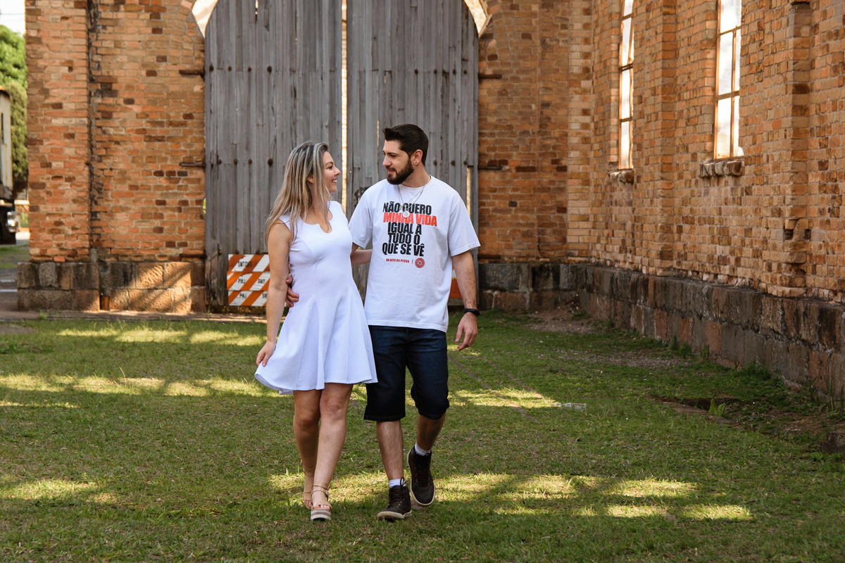 Ensaio Pre wedding no poupatempo jundiai, ensaio noivos, pre wedding Museu Ferroviário da Companhia Paulista. Ensaio no trem. Ferrovia. Pre wedding no trem. pre wedding rustico.