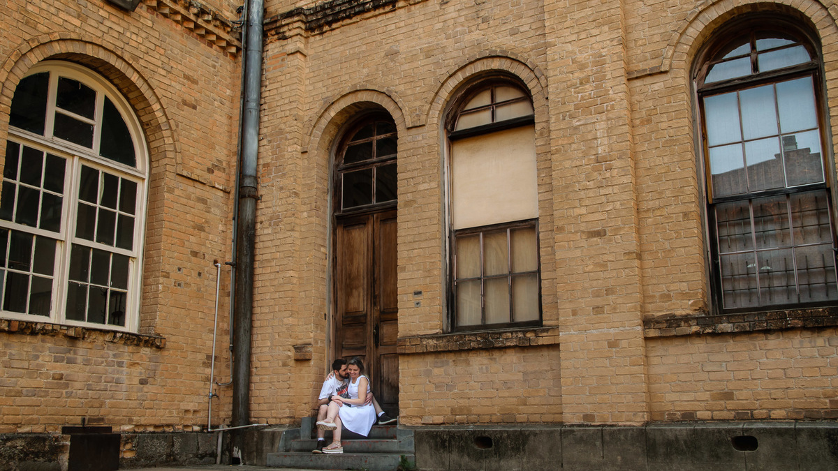 Ensaio Pre wedding no poupatempo jundiai, ensaio noivos, pre wedding Museu Ferroviário da Companhia Paulista. Ensaio no trem. Ferrovia. Pre wedding no trem. pre wedding rustico.