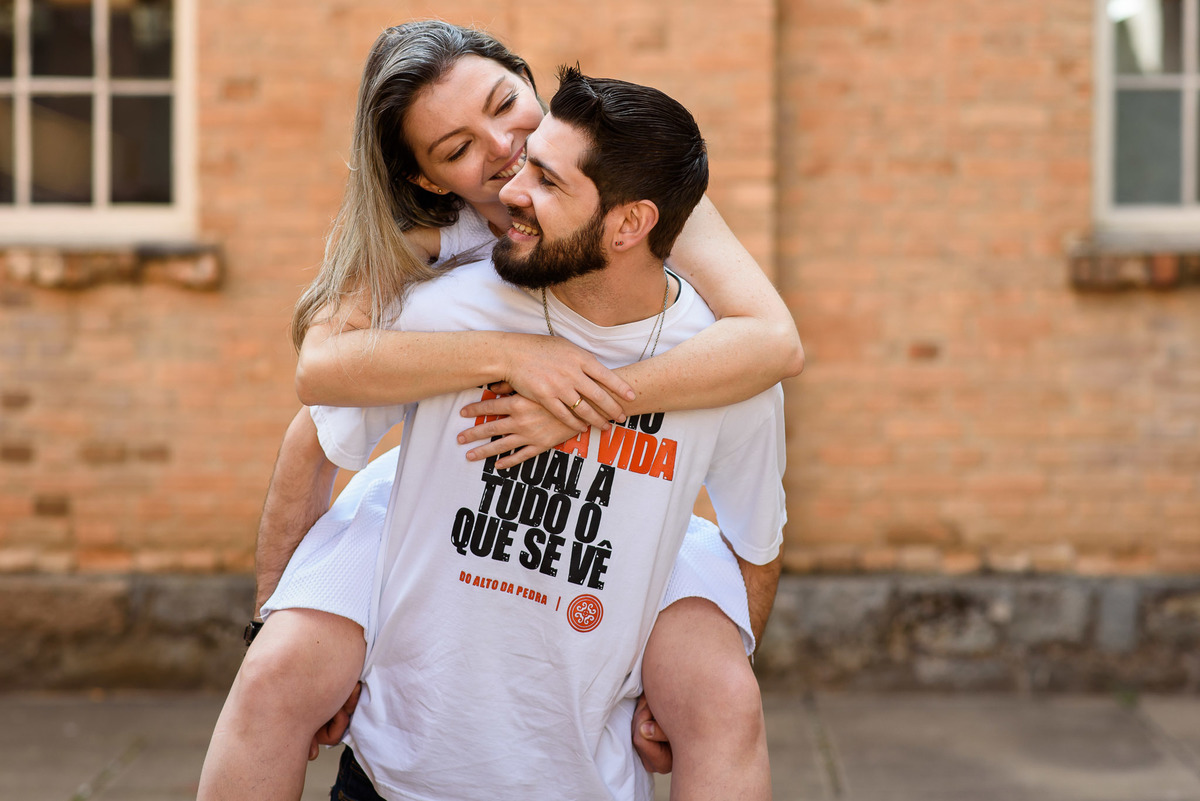 Ensaio Pre wedding no poupatempo jundiai, ensaio noivos, pre wedding Museu Ferroviário da Companhia Paulista. Ensaio no trem. Ferrovia. Pre wedding no trem. pre wedding rustico.