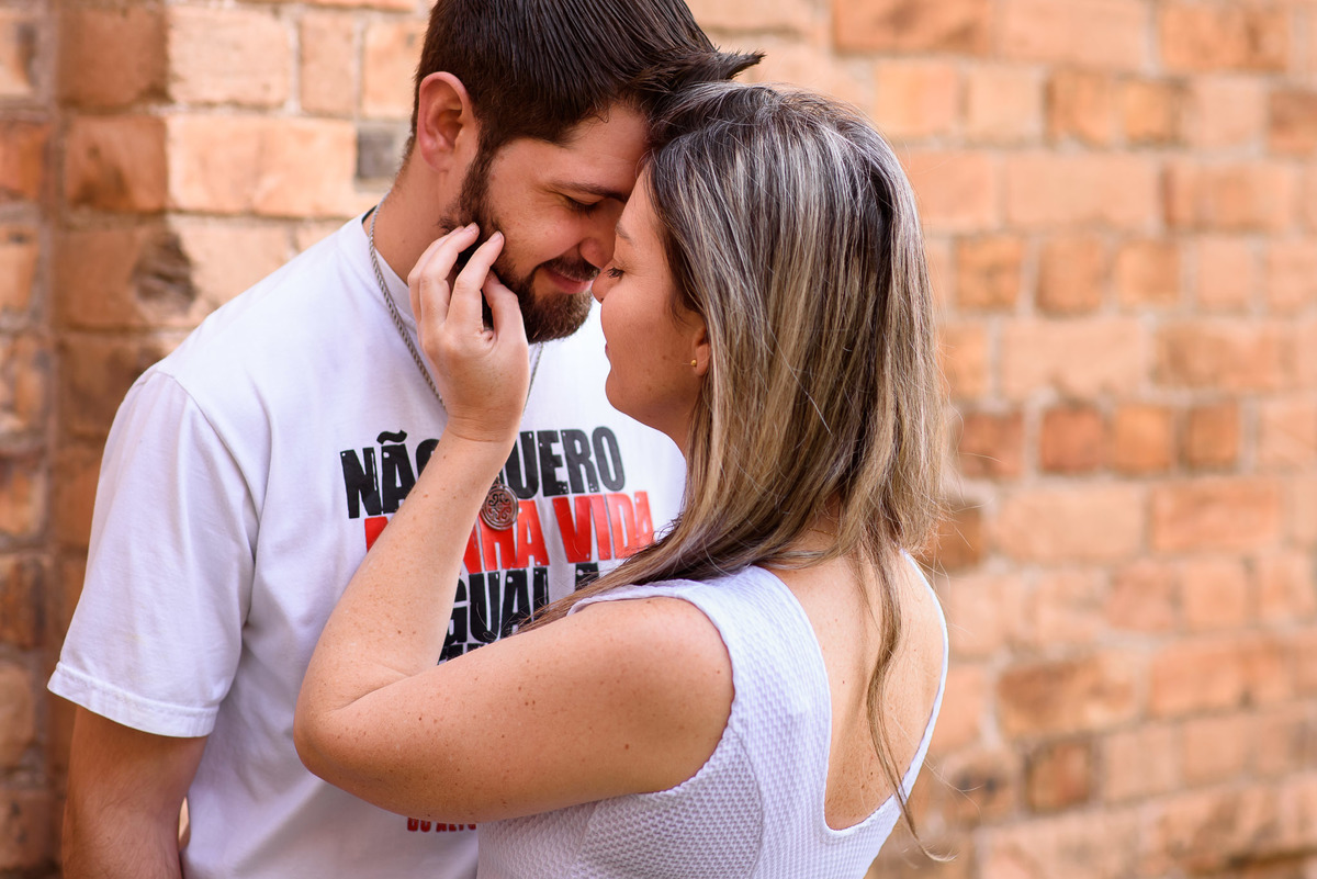 Ensaio Pre wedding no poupatempo jundiai, ensaio noivos, pre wedding Museu Ferroviário da Companhia Paulista. Ensaio no trem. Ferrovia. Pre wedding no trem. pre wedding rustico.