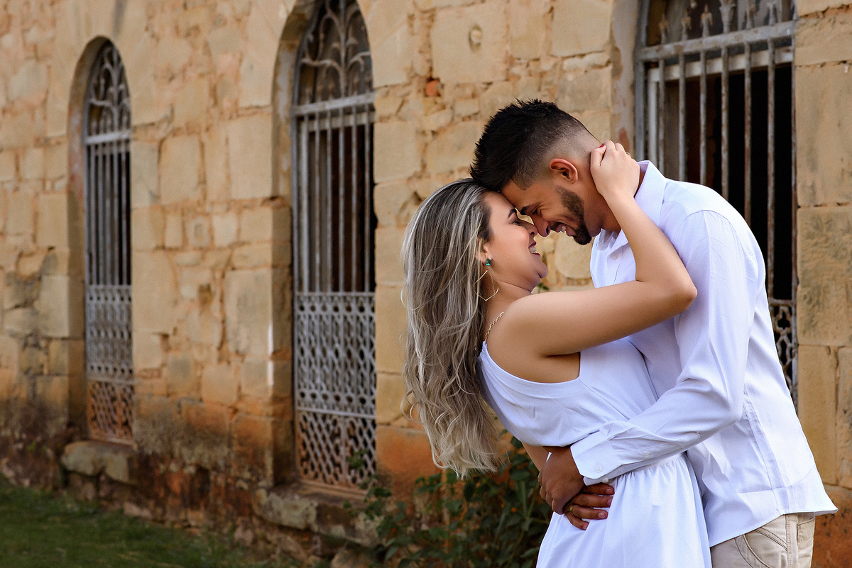 ensaio Pré-Wedding na Floresta Nacional de Ipanema. Fazenda Ipanema Sorocaba. fazenda Ipero, ensaio sorocaba. pre wedding sorocaba. dicas de ensaio. poses de ensaio casal. fotografia de casamento. fotografo de casamento.