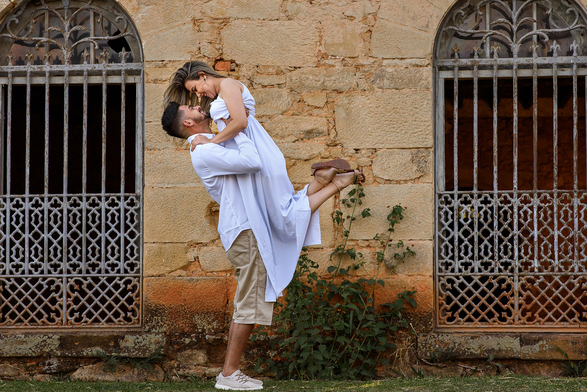 ensaio Pré-Wedding na Floresta Nacional de Ipanema. Fazenda Ipanema Sorocaba. fazenda Ipero, ensaio sorocaba. pre wedding sorocaba. dicas de ensaio. poses de ensaio casal. fotografia de casamento. fotografo de casamento.