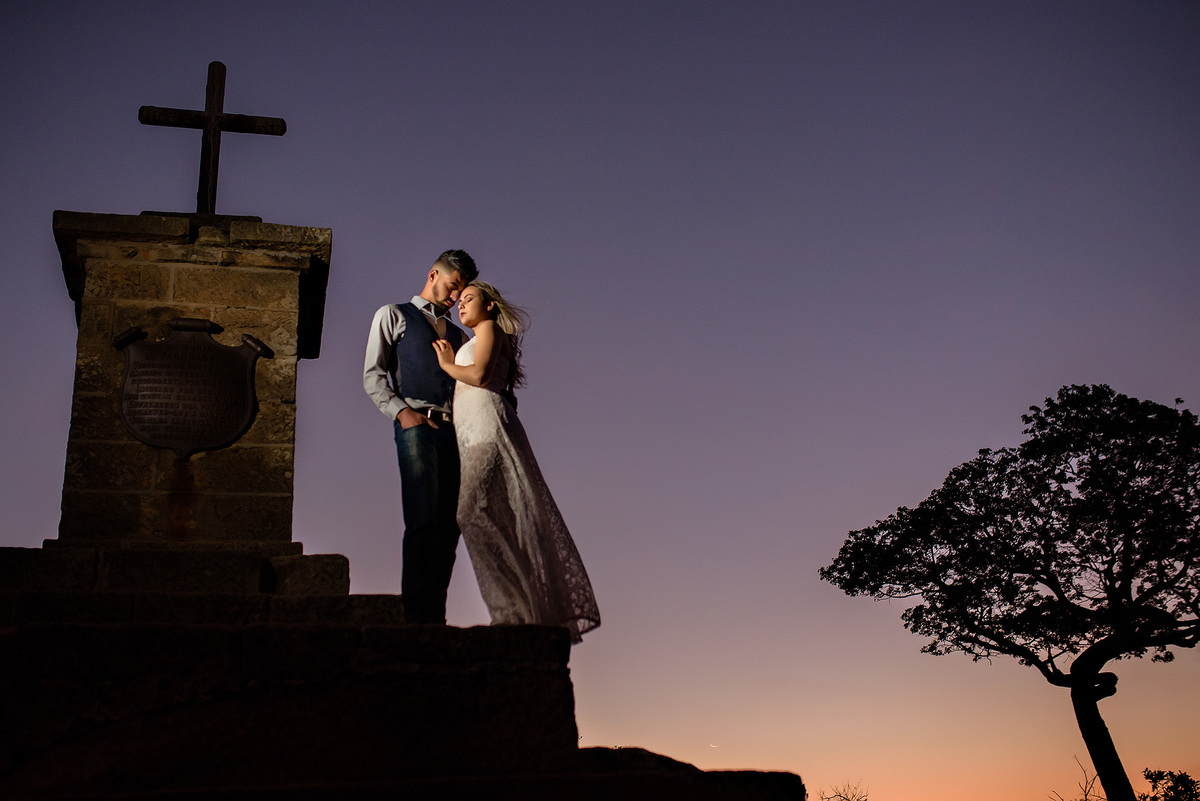 ensaio Pré-Wedding na Floresta Nacional de Ipanema. Fazenda Ipanema Sorocaba. fazenda Ipero, ensaio sorocaba. pre wedding sorocaba. dicas de ensaio. poses de ensaio casal. fotografia de casamento. fotografo de casamento.