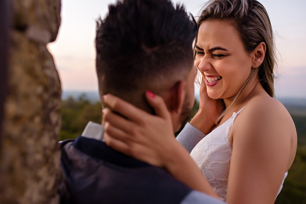 ensaio Pré-Wedding na Floresta Nacional de Ipanema. Fazenda Ipanema Sorocaba. fazenda Ipero, ensaio sorocaba. pre wedding sorocaba. dicas de ensaio. poses de ensaio casal. fotografia de casamento. fotografo de casamento.
