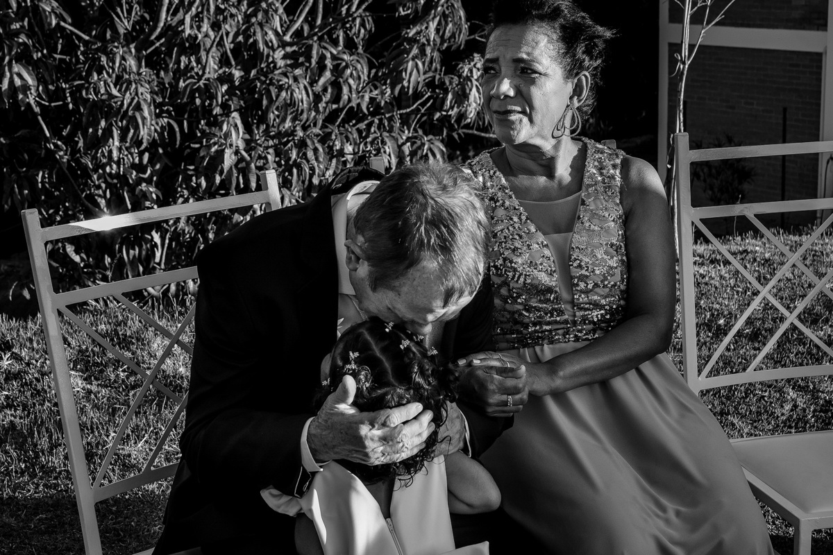 Cerimonia de casamento espaço alecrim jundiaí. Terno do noivo. festa de casamento. fotos de casamento. recepção espaço alecrim. Vestido de noiva.