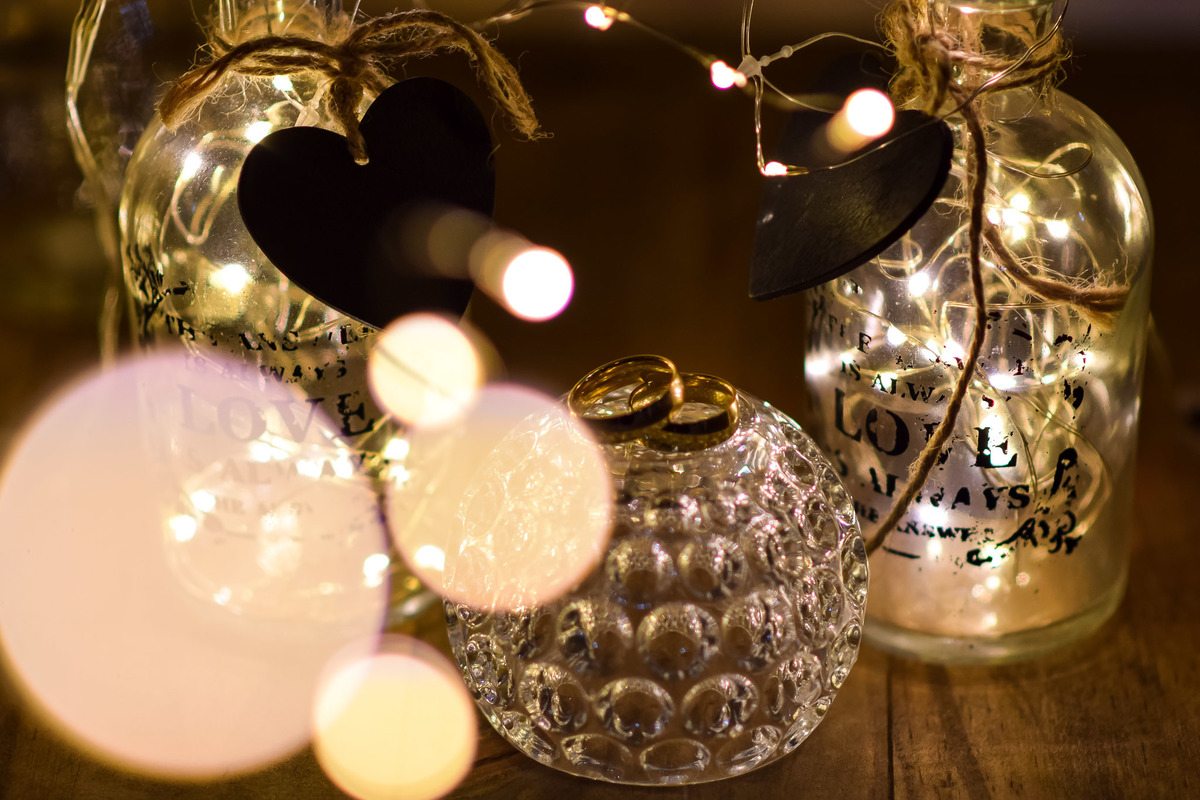 Cerimonia de casamento espaço alecrim jundiaí. Terno do noivo. festa de casamento. fotos de casamento. recepção espaço alecrim. Vestido de noiva. Alianças de casamento. aliancas de noivado. aliancas dos noivos.