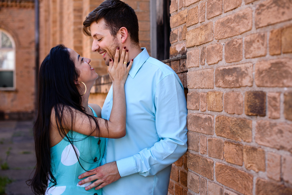 Ensaio Pre wedding no poupatempo jundiai, ensaio noivos, pre wedding Museu Ferroviário da Companhia Paulista. Ensaio no trem. Ferrovia. Pre wedding no trem. pre wedding rustico.