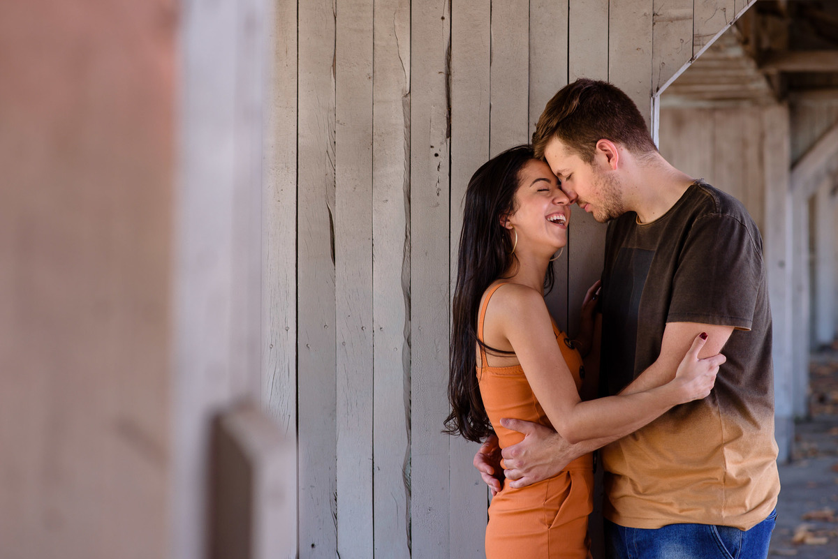 Ensaio Pre wedding no poupatempo jundiai, ensaio noivos, pre wedding Museu Ferroviário da Companhia Paulista. Ensaio no trem. Ferrovia. Pre wedding no trem. pre wedding rustico.
