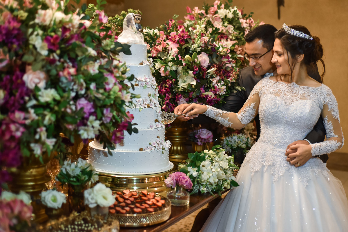 Cerimonia de casamento castelo dos vinhais. Wedding. Wedding planner. Cerimonia no castelo. vestido da noiva. terno do noivo. castelo. fotos de casamento. festa de casamento castelo dos vinhas. decoração de casamento.