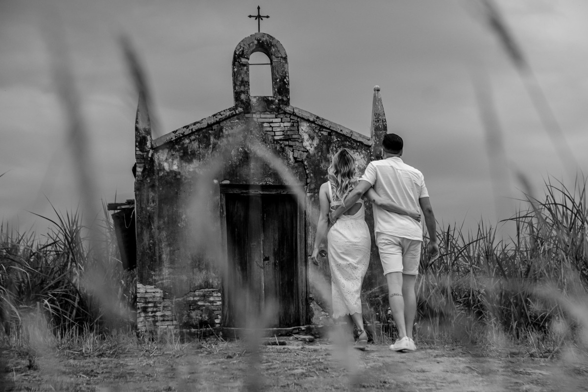 Ensaio Pre Wedding Holambra, Ensaio Casal, Theos Turismo Holambra. Holambra cidade das flores. Ensaio pre wedding na plantação de girassol. Igreja. ensaio na capela holambra. ensaio em holambra. noivos holambra.