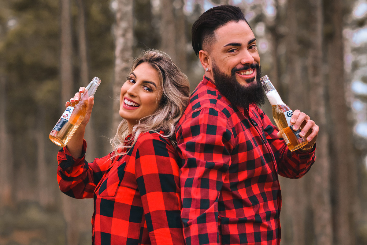 Ensaio Pre Wedding Holambra, Ensaio Casal, Theos Turismo Holambra. Holambra cidade das flores. Ensaio pre wedding na plantação de girassol. ensaio na capela holambra. ensaio em holambra. noivos holambra. ensaio no eucalipto. cerveja corona. 