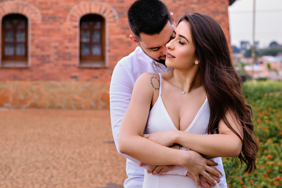 Ensaio Pre Wedding Holambra, Ensaio Casal, Theos Turismo Holambra. Holambra cidade das flores. Ensaio pre wedding na plantação de girassol. Moinho