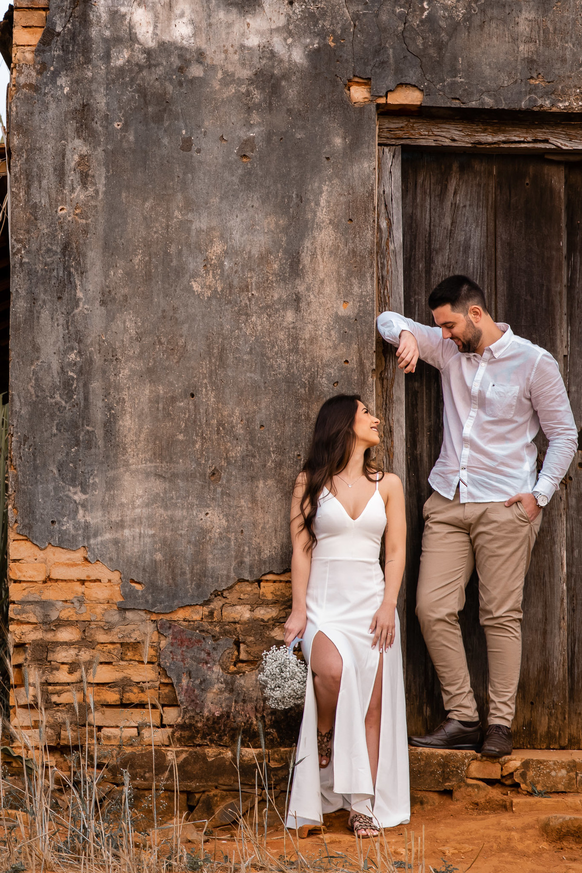 Ensaio Pre Wedding Holambra, Ensaio Casal, Theos Turismo Holambra. Holambra cidade das flores. Ensaio pre wedding na plantação de girassol.