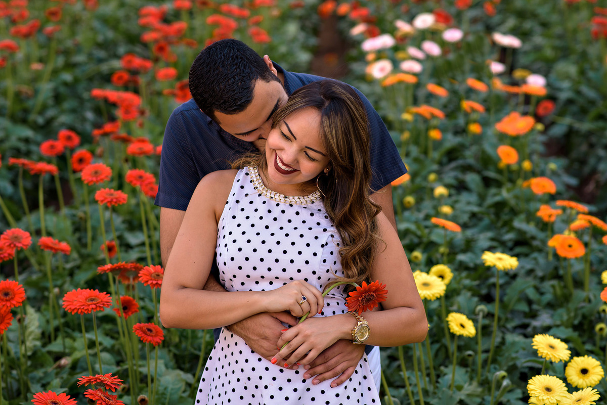 Ensaio Pre Wedding Holambra, Ensaio Casal, Theos Turismo Holambra. Holambra cidade das flores. Ensaio pre wedding holambra. noivos holambra. Estufa de flores. ensaio na estufa. 