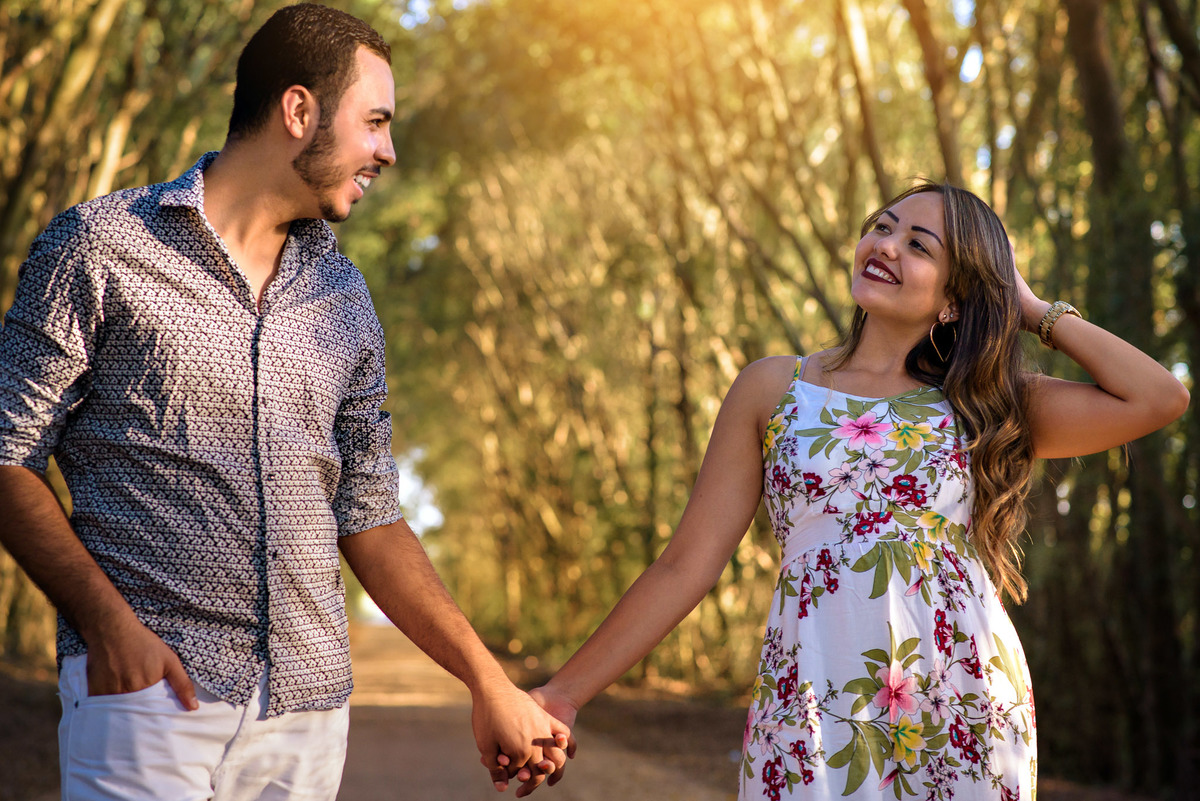 Ensaio Pre Wedding Holambra, Ensaio Casal, Theos Turismo Holambra. Holambra cidade das flores. Ensaio pre wedding holambra. noivos holambra.  ensaio de noivos. dicas para noivos. Fotos no caminho Holambra.