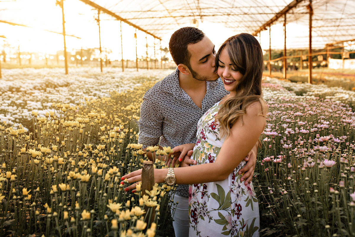 Ensaio Pre Wedding Holambra, Ensaio Casal, Theos Turismo Holambra. Holambra cidade das flores. Ensaio pre wedding holambra. noivos holambra. Estufa de flores. ensaio na estufa. 