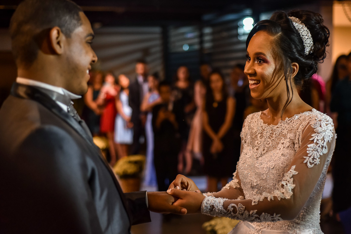 Cerimonia de casamento Spazio di Cristalli Terno do noivo. festa de casamento. fotos de casamento. recepção espaço Spazio di Cristalli Vestido de noiva.