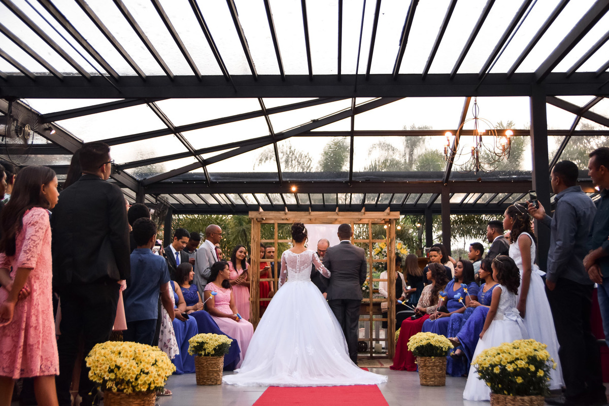 Cerimonia de casamento Spazio di Cristalli Terno do noivo. festa de casamento. fotos de casamento. recepção espaço Spazio di Cristalli Vestido de noiva.