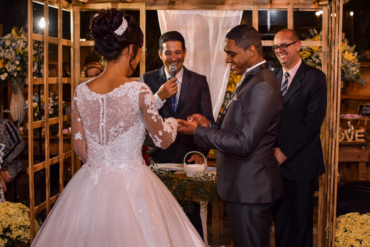 Cerimonia de casamento Spazio di Cristalli Terno do noivo. festa de casamento. fotos de casamento. recepção espaço Spazio di Cristalli Vestido de noiva.