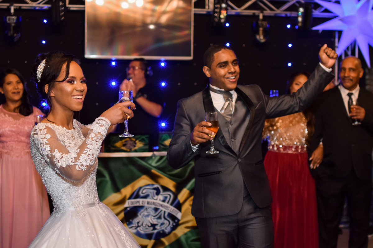 Cerimonia de casamento Spazio di Cristalli Terno do noivo. festa de casamento. fotos de casamento. recepção espaço Spazio di Cristalli Vestido de noiva.